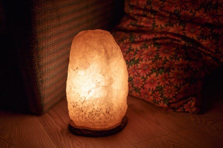 Are There Any Health Benefits to Himalayan Salt Lamps?